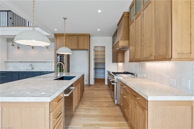 1341 Maple Chase Lane, Winston-salem, NC 27106