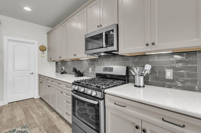 213 Fall Crossing Place, Summerville, SC 29486