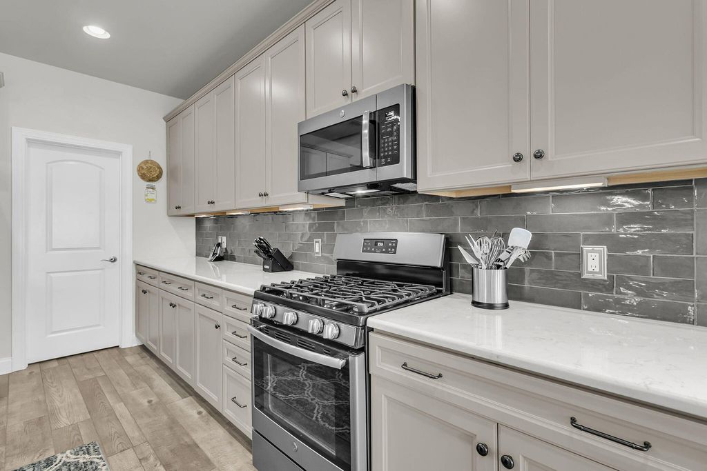 Image 12 of property listing at 213 Fall Crossing Place, Summerville, SC 29486