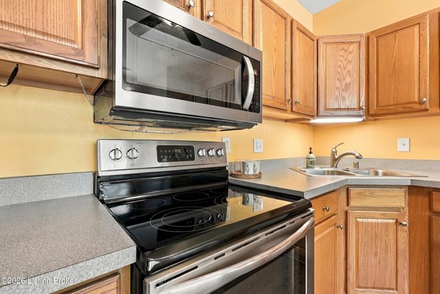1201 Sugar Pine Terrace, Louisville, KY 40243
