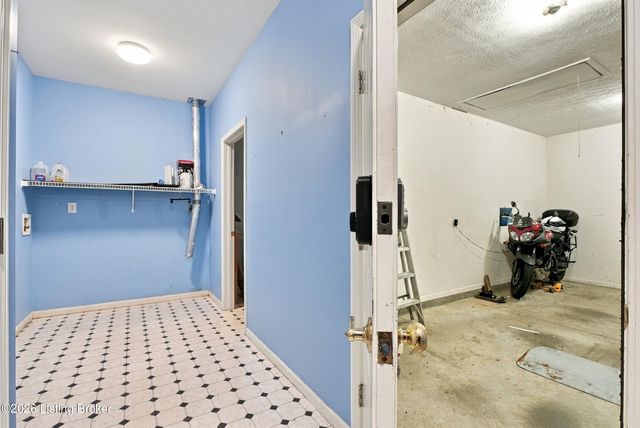 1201 Sugar Pine Terrace, Louisville, KY 40243