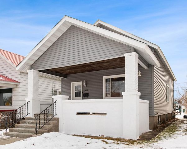 1135 CARNEY BOULEVARD, Marinette, WI 54143
