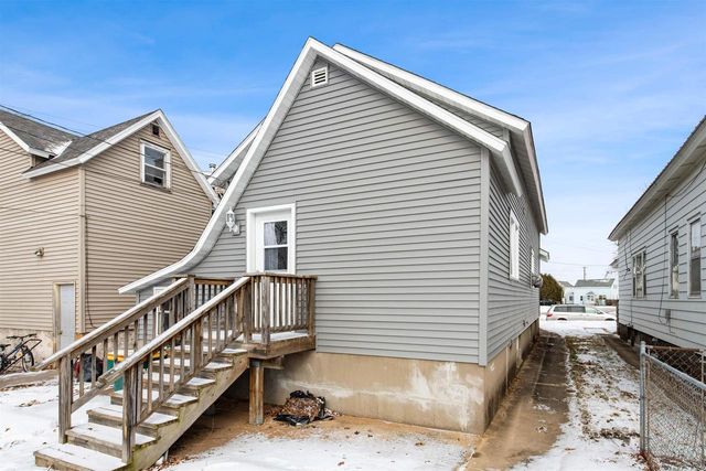 1135 CARNEY BOULEVARD, Marinette, WI 54143
