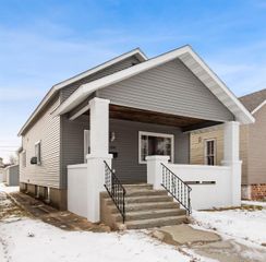 1135 CARNEY BOULEVARD, Marinette, WI 54143