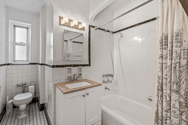 76-36 113th Street 5U, Forest Hills, NY 11375