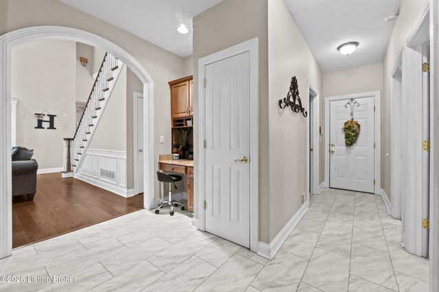6223 Perrin Dr, Crestwood, KY 40014