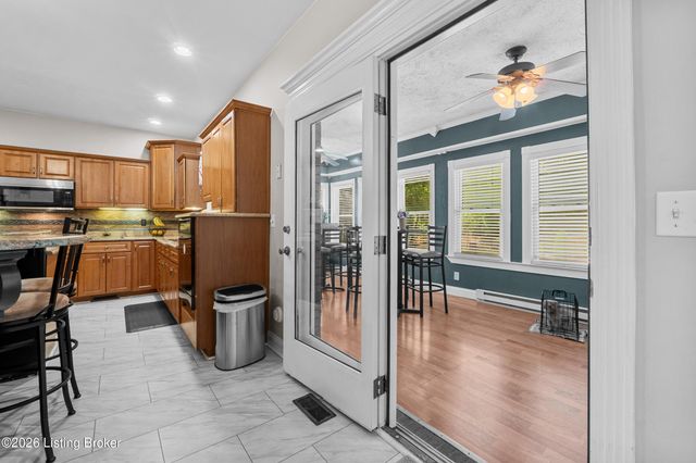6223 Perrin Dr, Crestwood, KY 40014