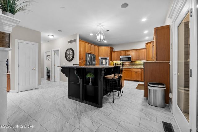 6223 Perrin Dr, Crestwood, KY 40014