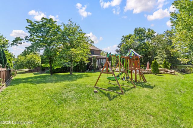 6223 Perrin Dr, Crestwood, KY 40014