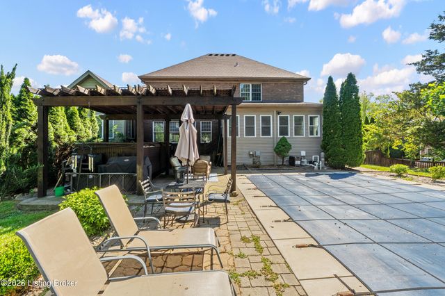 6223 Perrin Dr, Crestwood, KY 40014