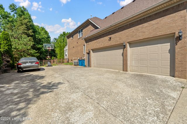6223 Perrin Dr, Crestwood, KY 40014