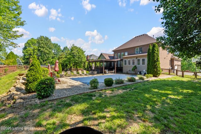 6223 Perrin Dr, Crestwood, KY 40014
