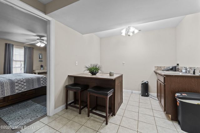 6223 Perrin Dr, Crestwood, KY 40014