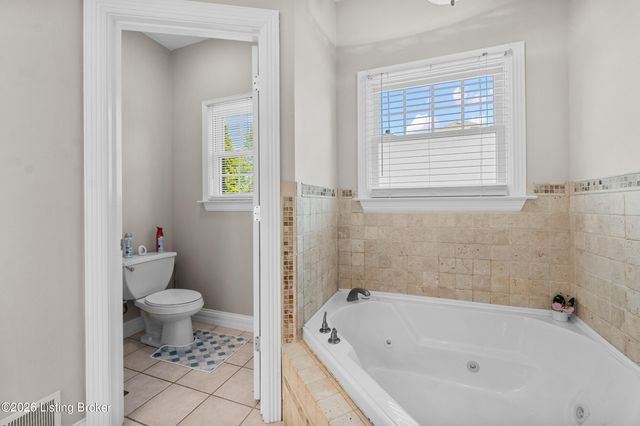 6223 Perrin Dr, Crestwood, KY 40014