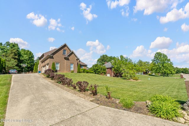 6223 Perrin Dr, Crestwood, KY 40014