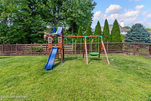 6223 Perrin Dr, Crestwood, KY 40014