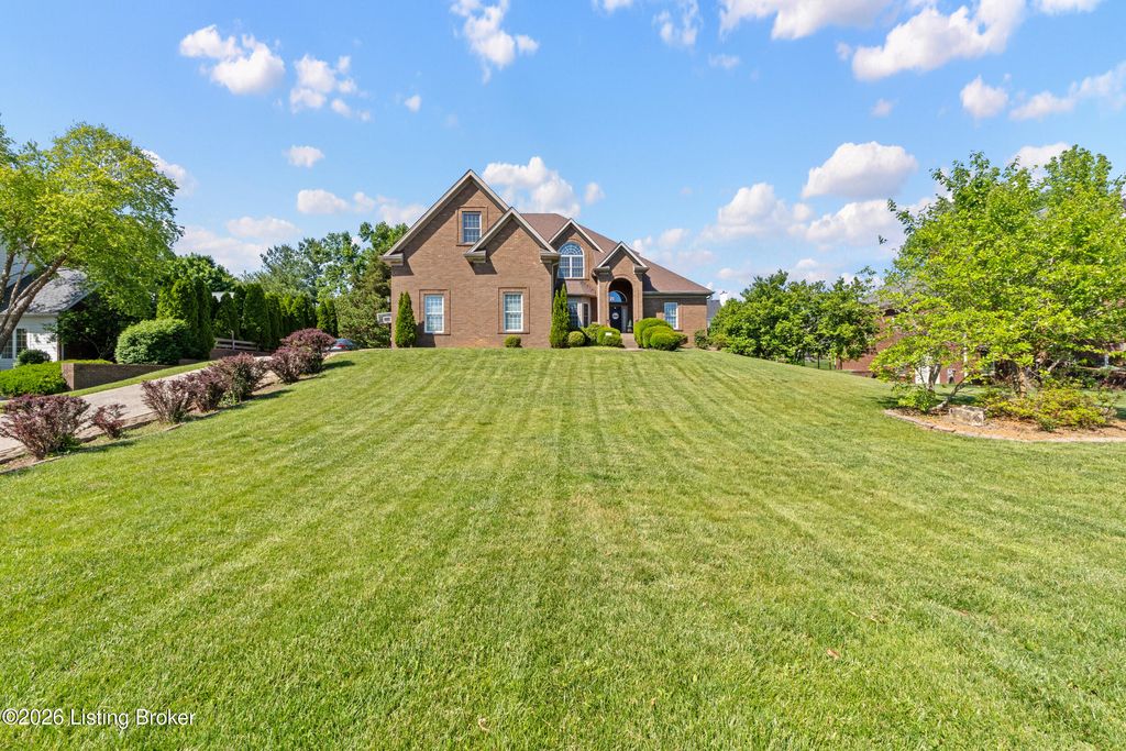 6223 Perrin Dr, Crestwood, KY 40014