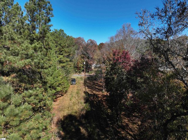 01 Blair Road, Laurens, SC 29630