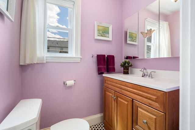 5 Olde Field Rd, Newton, MA 02459