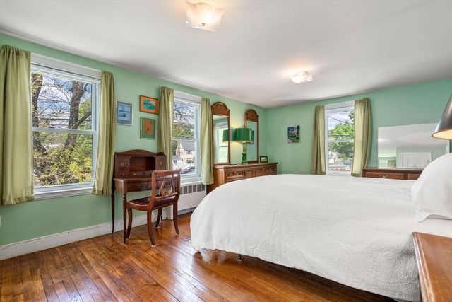 5 Olde Field Rd, Newton, MA 02459
