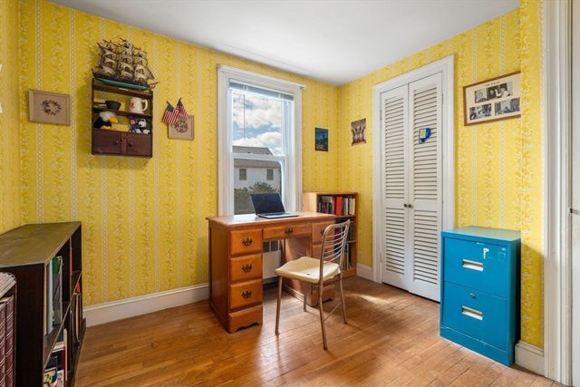5 Olde Field Rd, Newton, MA 02459
