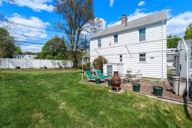 5 Olde Field Rd, Newton, MA 02459
