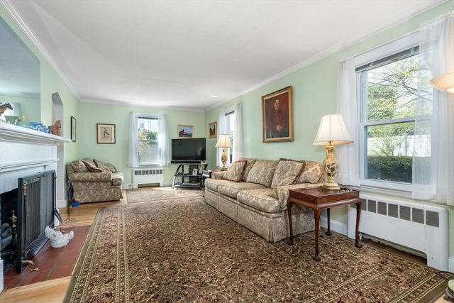 5 Olde Field Rd, Newton, MA 02459