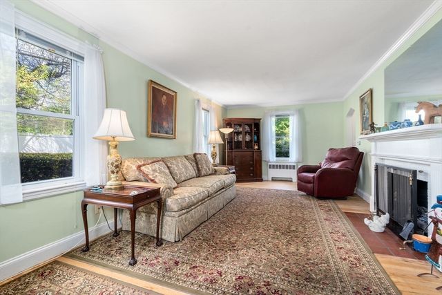 5 Olde Field Rd, Newton, MA 02459