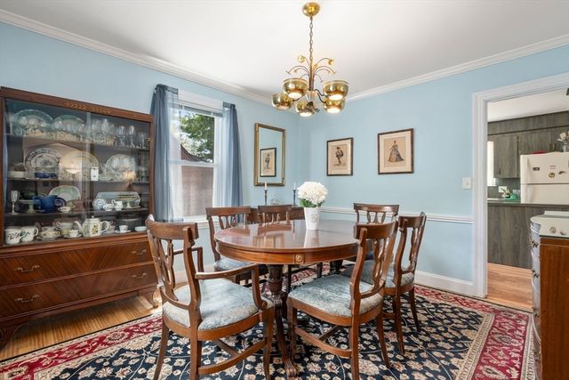 5 Olde Field Rd, Newton, MA 02459