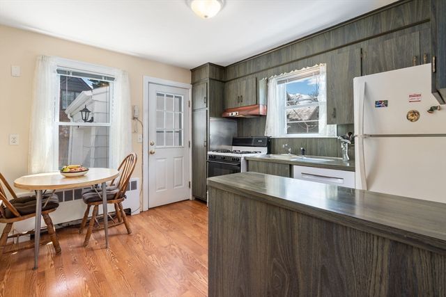 5 Olde Field Rd, Newton, MA 02459