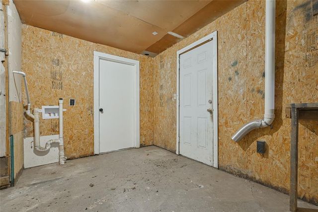 1009 Bell Drive, Midwest City, OK 73110