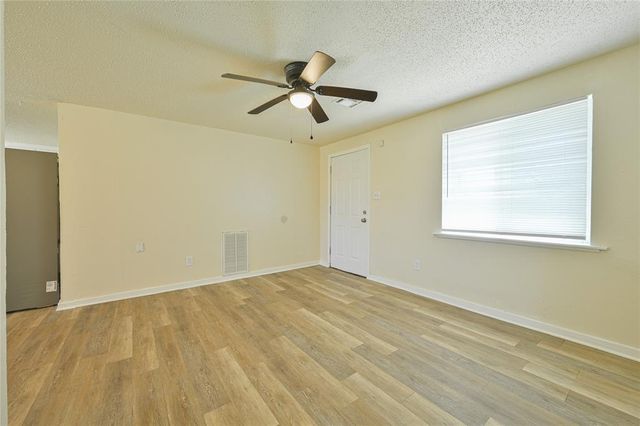 1009 Bell Drive, Midwest City, OK 73110