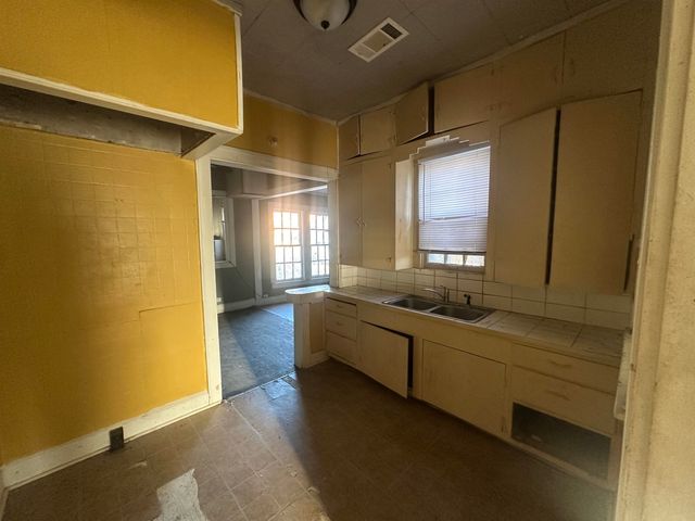 310 N Buckner, Atlanta, TX 75551