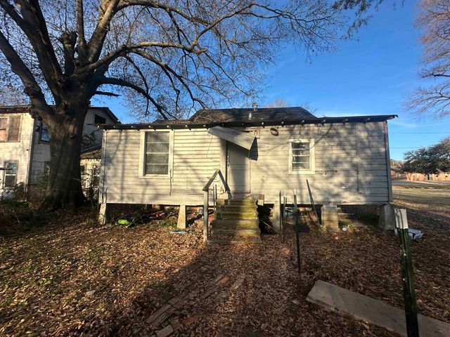 310 N Buckner, Atlanta, TX 75551