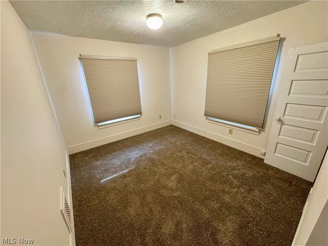 909 Clarendon Avenue SW, Canton, OH 44710