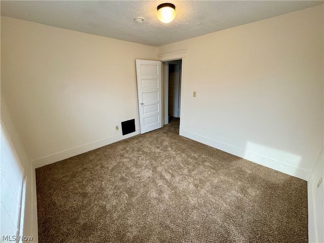 909 Clarendon Avenue SW, Canton, OH 44710