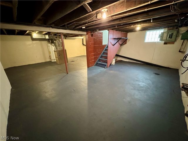 909 Clarendon Avenue SW, Canton, OH 44710