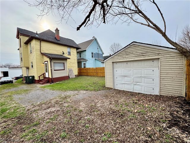 909 Clarendon Avenue SW, Canton, OH 44710