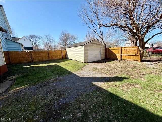 909 Clarendon Avenue SW, Canton, OH 44710