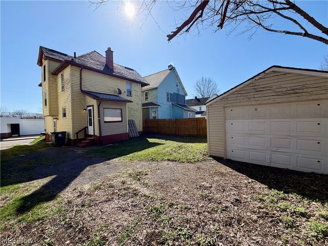 909 Clarendon Avenue SW, Canton, OH 44710