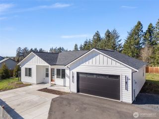 116 Newaukum Village Drive, Chehalis, WA 98532