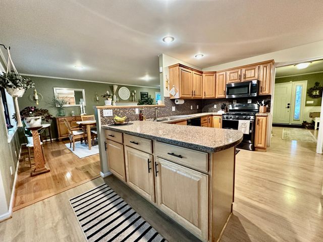 1932 Mark Lane, Eau Claire, WI 54703