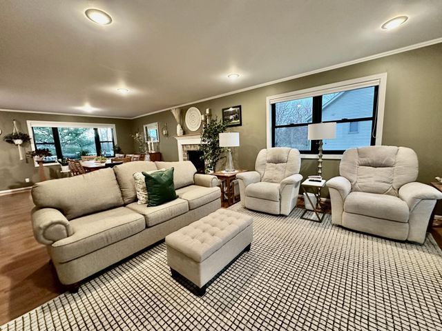 1932 Mark Lane, Eau Claire, WI 54703