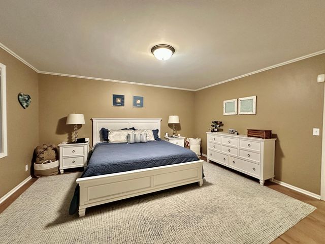 1932 Mark Lane, Eau Claire, WI 54703