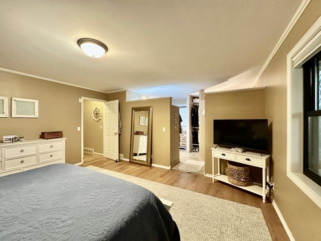 1932 Mark Lane, Eau Claire, WI 54703