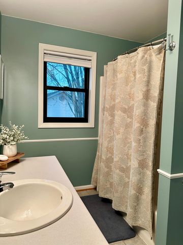 1932 Mark Lane, Eau Claire, WI 54703