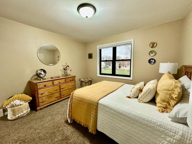 1932 Mark Lane, Eau Claire, WI 54703