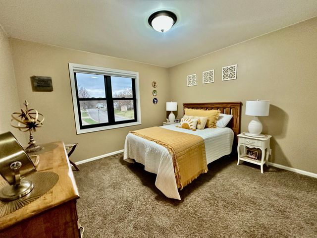 1932 Mark Lane, Eau Claire, WI 54703