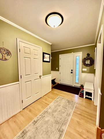 1932 Mark Lane, Eau Claire, WI 54703