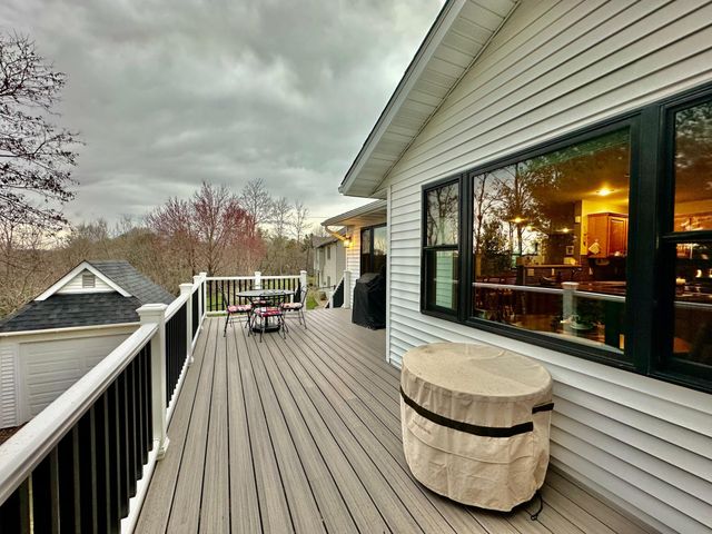 1932 Mark Lane, Eau Claire, WI 54703